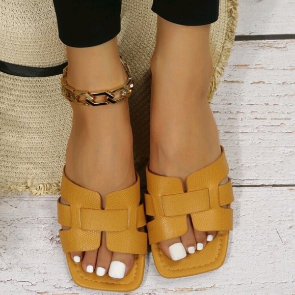 Nwot Vegan Leather Slides sz 8.5 - Picture 3 of 9